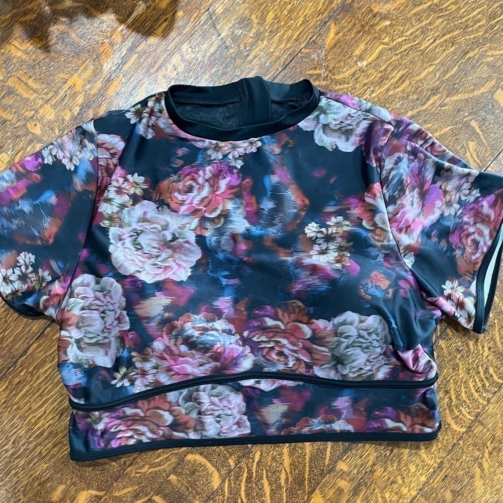Torrid Active Wireless Cropped Piping Rashguard crop top black Sz 1X tankini